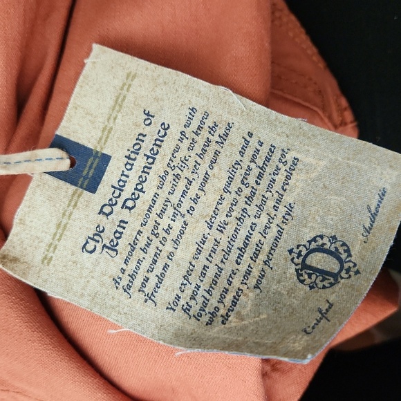 NWT! Democracy capris - Picture 9 of 9